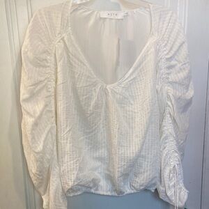 ASTR Women's White Textured Blouse